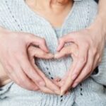 Thuisverpleging Voetzorg SaCura Sanne Jeunen zelfstandig thuisverpleegkundige Limburg regio Lanaken Genk Zutendaal thuiszorg thuisverpleegkundige thuisverpleegster verpleegster aan huis wondzorg palliatieve thuiszorg windels aandoen steunkousen aandoen medicatie klaarzetten medicatiebeheer wassen aankleden helpen met een bad of douche nemen helpen met aankleden dagelijkse hygiëne nagels knippen scheren bloedname bloednames bloed afnemen stomazorg verzorgen van stoma postoperatieve thuiszorg zorg na operaties inspuitingen wondzorg infuustherapie en sondevoeding voetzorg pedicure aan huis eksterogen eelt mycose nagelcorrectie nagelregulatie wrat frezen nagelbeugel nagels knippen
